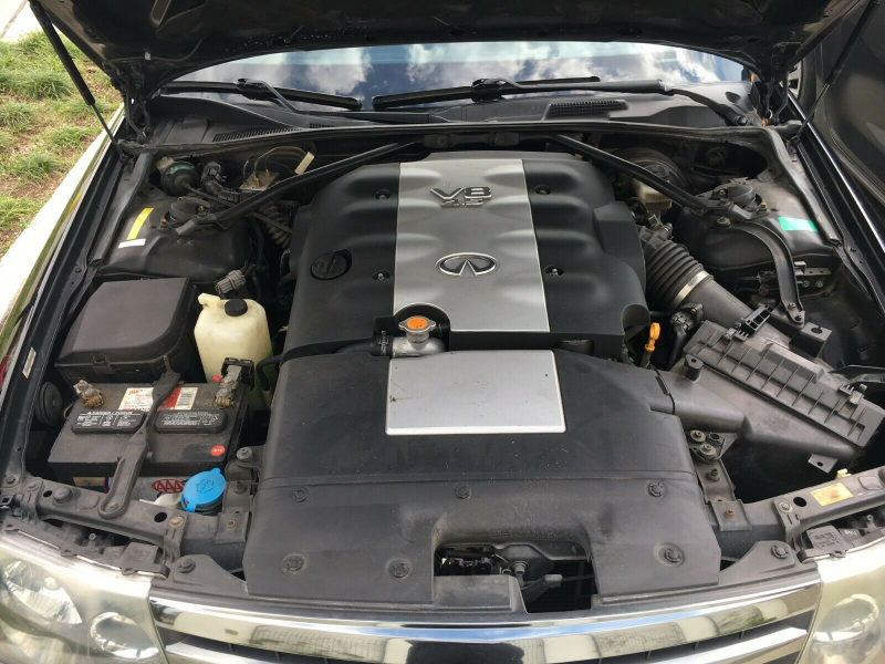 Illustration for article titled At $9,000, Could This 2003 Infiniti M45 Prove Endless in its Possibilities?